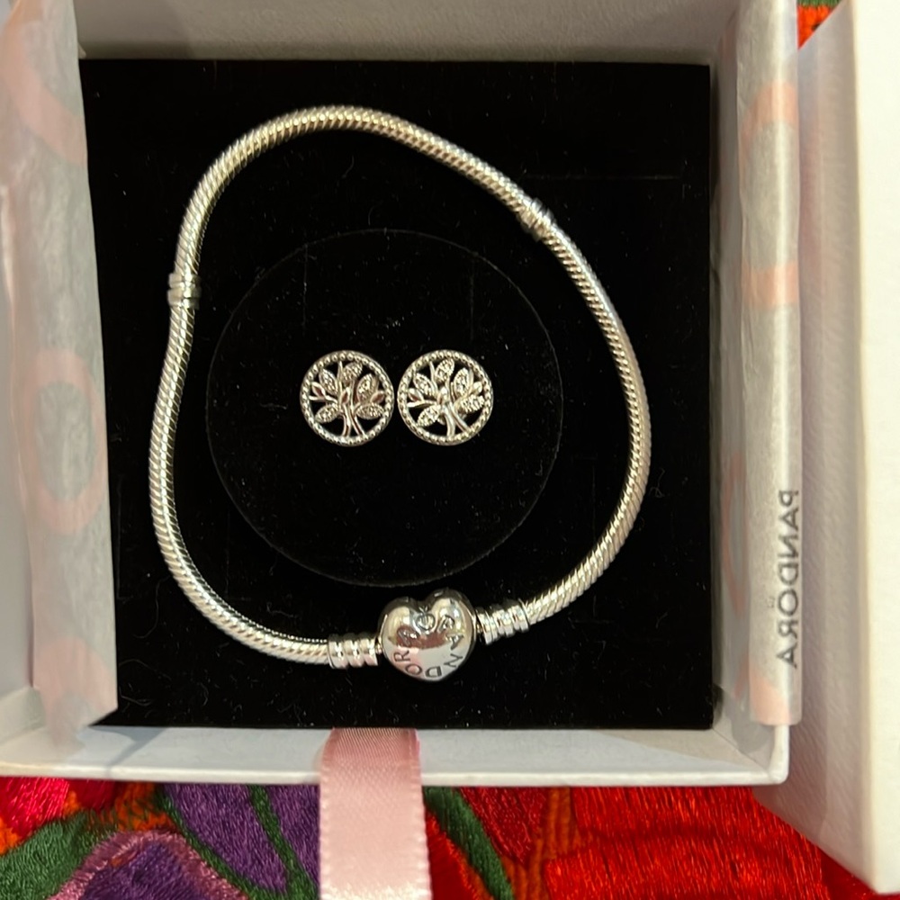 NEW PANDORA Family Tree sterling silver Studs and Moments Heart snake bracelet